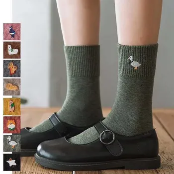 1 Пара новых милых женских носков с вышивкой из альпаки с мультяшным рисунком, хлопковые длинные носки в стиле колледжа для женщин, винтажный носок Harajuku