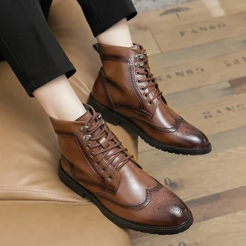 Классические ботинки в британском стиле, мужские кожаные ботинки с резьбой, ботильоны на шнуровке, деловые ботинки для свиданий с острым носком на низком каблуке на толстой подошве