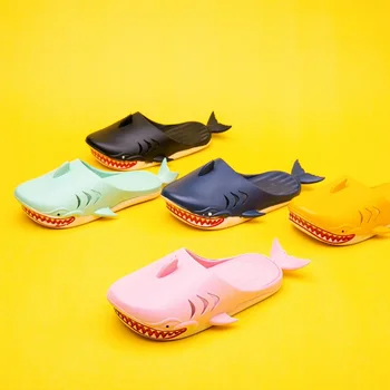 Новые креативные забавные детские тапочки с акулами, милая обувь для мальчиков, противоскользящие шлепанцы для мальчиков, обувь с дырками в картоне, детская обувь